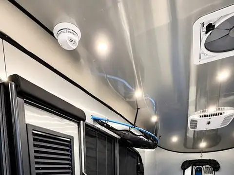 2025 Airstream Basecamp 20 — photo 4