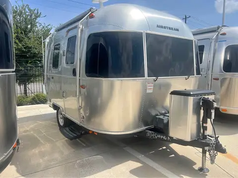 2025 Airstream Bambi 16RB — photo 1