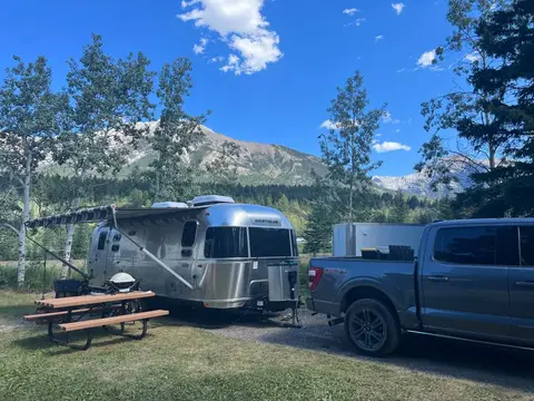 2022 Airstream Globetrotter 25FB Twin — photo 4