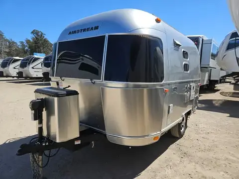 2022 Airstream Caravel 16RB — photo 2