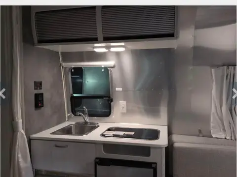 2018 Airstream Bambi 16 ft — photo 4