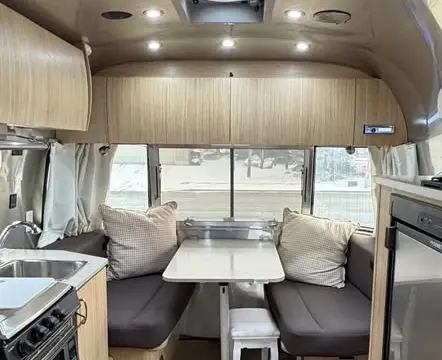 2018 Airstream Flying Cloud 19CB — photo 4