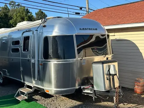2019 Airstream International Series 30RB — photo 4