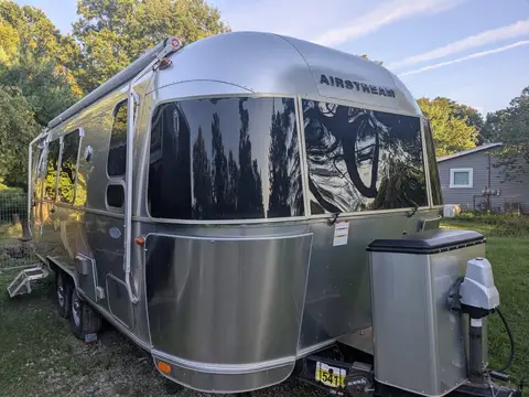 2019 Airstream Flying Cloud 23FB — photo 2