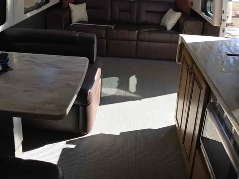 2017 Airstream Classic 30 JWB Queen — photo 5