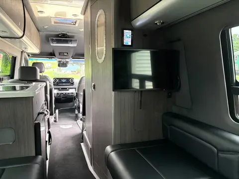 2023 Airstream Interstate 24GL — photo 5