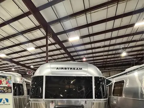 2026 Airstream International 25FB — photo 1