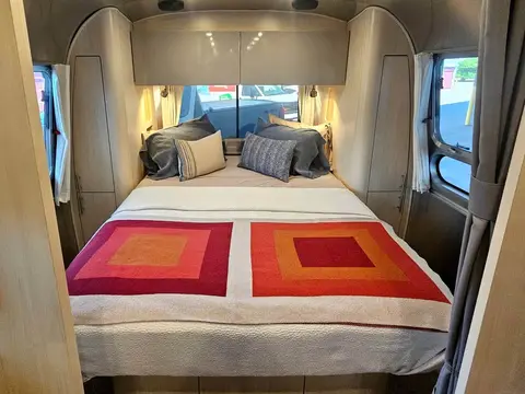 2022 Airstream Flying Cloud 30FB Office — photo 5