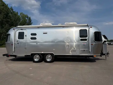2019 Airstream International Signature — photo 2
