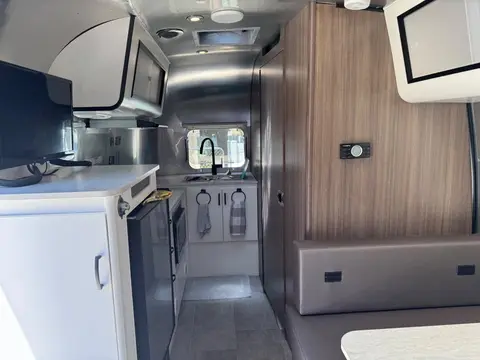 2022 Airstream Caravel 20FB — photo 4