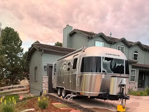 2018 Airstream Flying Cloud 23CB — photo 3