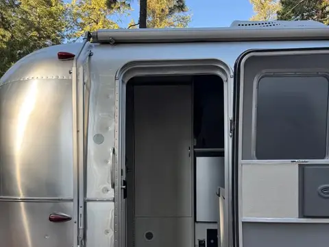2018 Airstream Sport 22FB — photo 1