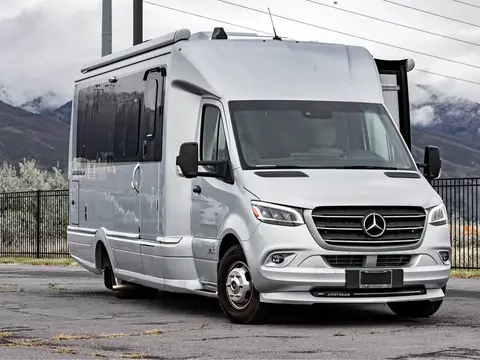 2022 Airstream Atlas murphy suite — photo 1