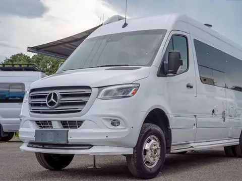 2020 Airstream Interstate Lounge — photo 3
