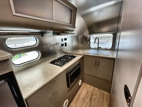 2025 Airstream Caravel 20FB — photo 3