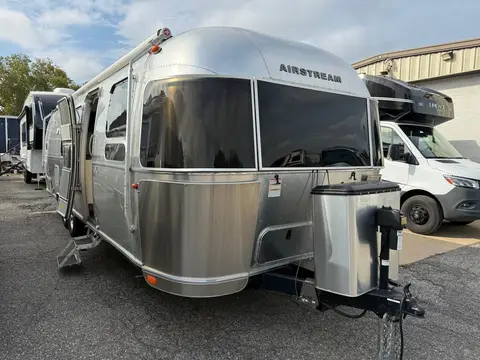 2021 Airstream Flying Cloud 30FB Bunk; — photo 2