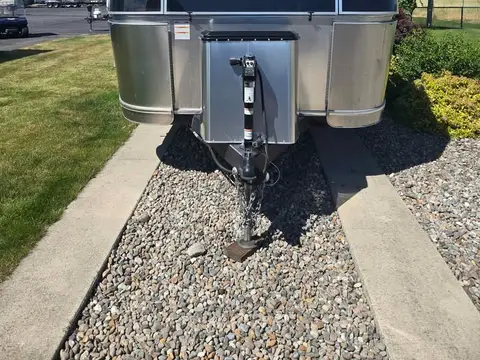 2024 Airstream Globetrotter 25FB — photo 2