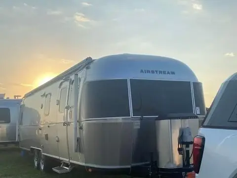 2018 Airstream Classic 30RBQ — photo 5