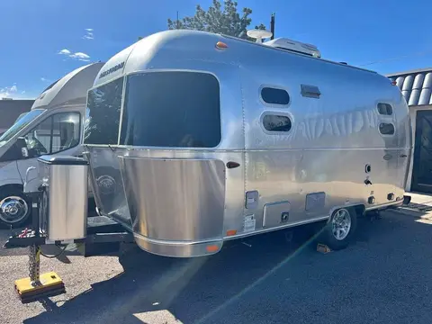 2019 Airstream Flying Cloud 19CB — photo 2