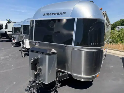 2023 Airstream Pottery Barn 28RBT — photo 3