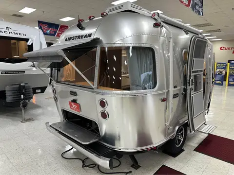 2024 Airstream Caravel 16RB — photo 3
