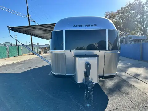 2023 Airstream Classic 30RB — photo 2