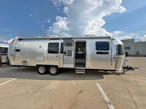 2021 Airstream Flying Cloud 30FB Bunk — photo 1
