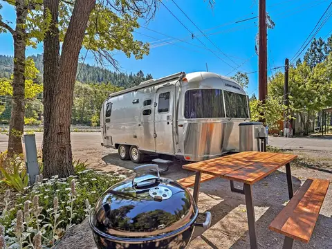 2016 Airstream International Signature 23 ft — photo 1