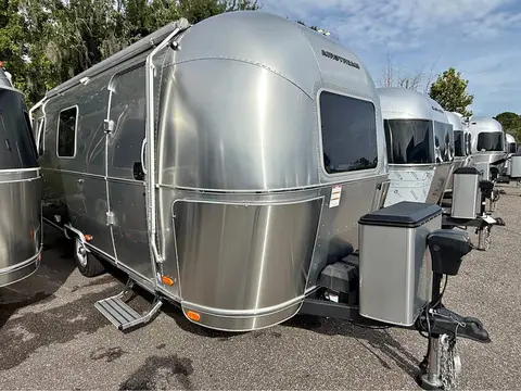 2026 Airstream World Traveler 22RB — photo 1