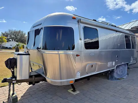 2021 Airstream Globetrotter — photo 1