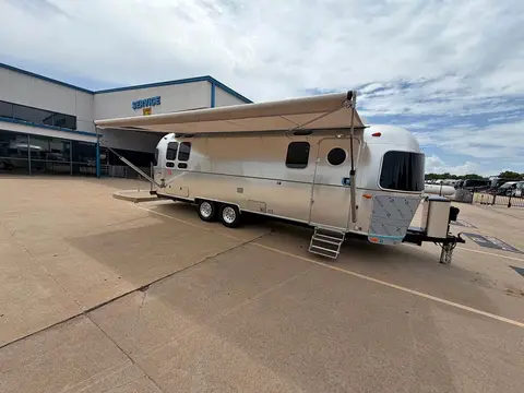 2027 Airstream Frank Lloyd Wright — photo 1
