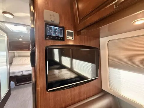 2018 Airstream Classic 30RB — photo 5