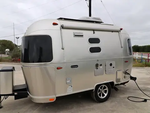2023 Airstream Caravel 16RB — photo 1