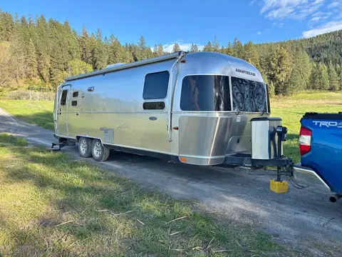 2015 Airstream Flying Cloud 27 Front Queen Bed 27 ft — photo 1