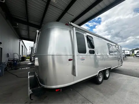 2019 Airstream International Serenity — photo 3