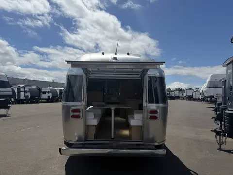 2020 Airstream Flying Cloud 27FB Rear Hatch — photo 5