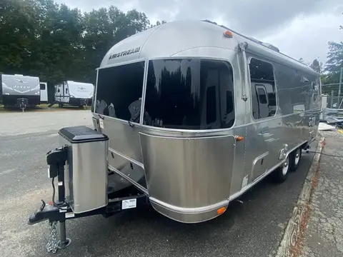 2021 Airstream Globetrotter 23FB Twin; twin — photo 4