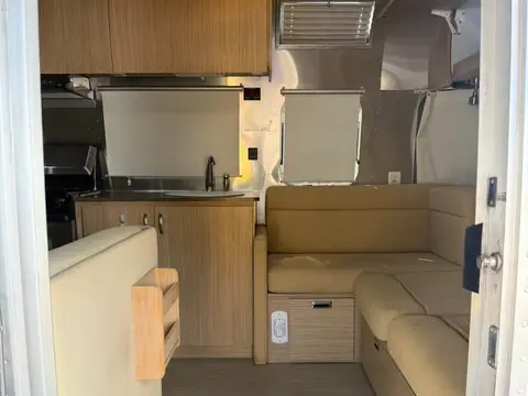 2017 Airstream Flying Cloud 28FC — photo 4