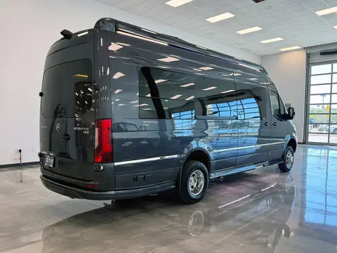 2025 Airstream Interstate GT e — photo 3