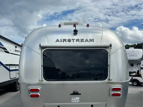 2016 Airstream Flying Cloud — photo 4