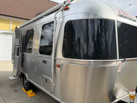 2024 Airstream Caravel 22FB — photo 3