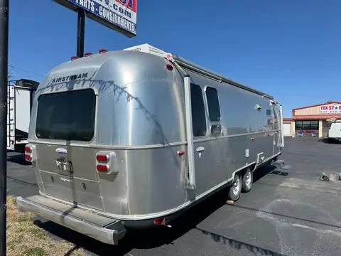 2016 Airstream International Signature 30RB — photo 4