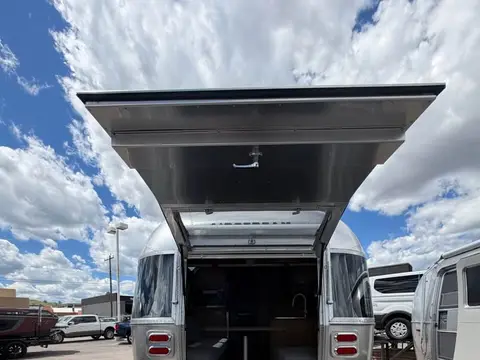 2026 Airstream Tradewind 25FB — photo 3