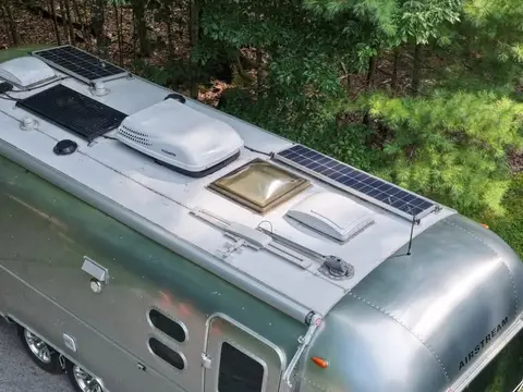 2014 Airstream Flying Cloud Rear Twin 25 ft — photo 2