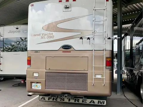 2001 Airstream Land Yacht — photo 4