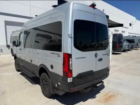 2025 Airstream Interstate 19X AWD — photo 2