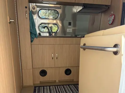 2018 Airstream Flying Cloud 23FB — photo 5