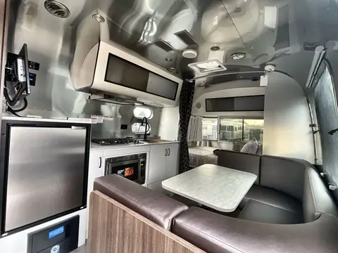 2024 Airstream Caravel 22FB — photo 4