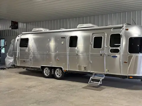 2013 Airstream Classic Limited 31' 31 ft — photo 1