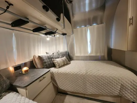 2023 Airstream Flying Cloud 27FB Twin; — photo 4